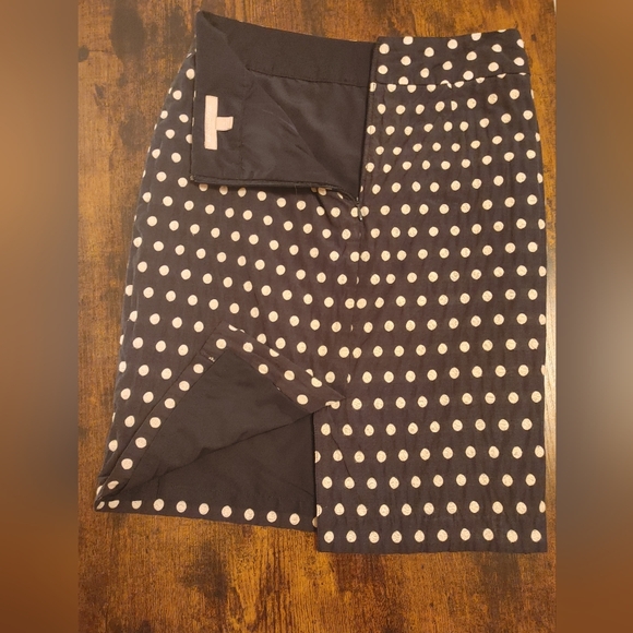 Banana Republic Pencil Skirt Size 0 - Picture 2 of 7